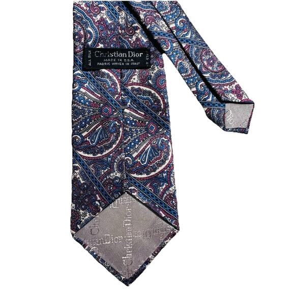 CHRISTIAN DIOR BLUE PAISLEY MENS 100% SILK TIE MADE IN USA 3.5 x 55.5 in. - Picture 1 of 4